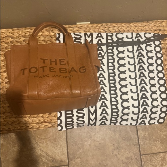 Marc Jacobs Tan Leather Handbag - Picture 2 of 4